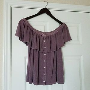 Off the shoulder tee